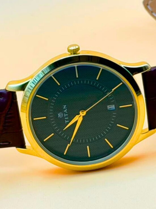 Titan Couple Watch Day Date Champagne Dial Brown Leather Quartz - Unused main image 11